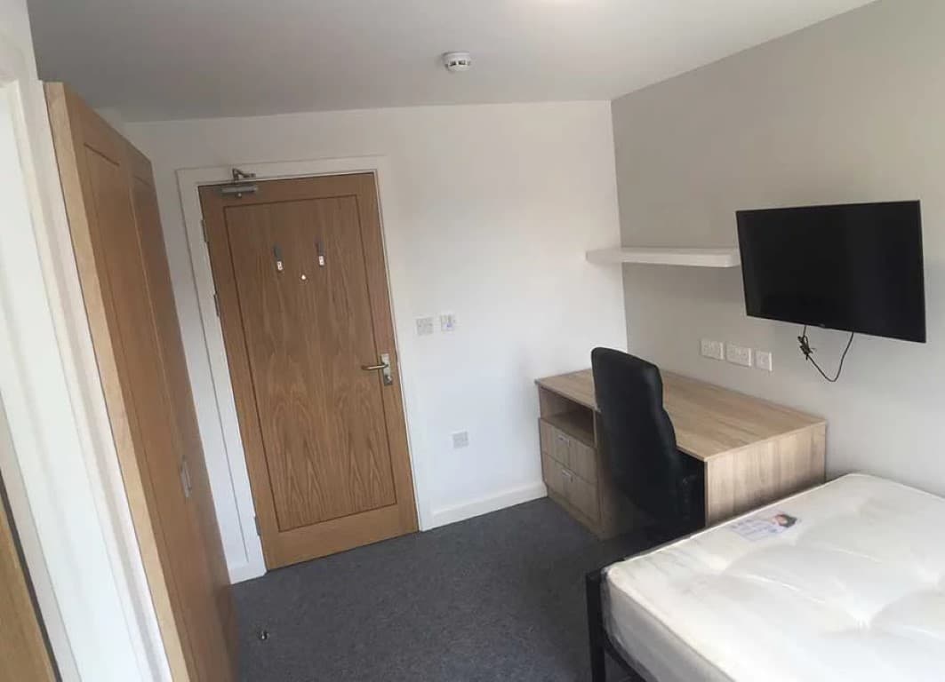 Standard En-Suite Rooms (Halls B) - 5
