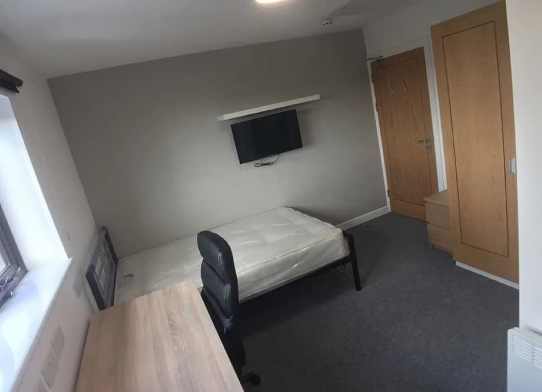 Superior Studios (Halls B) - 8