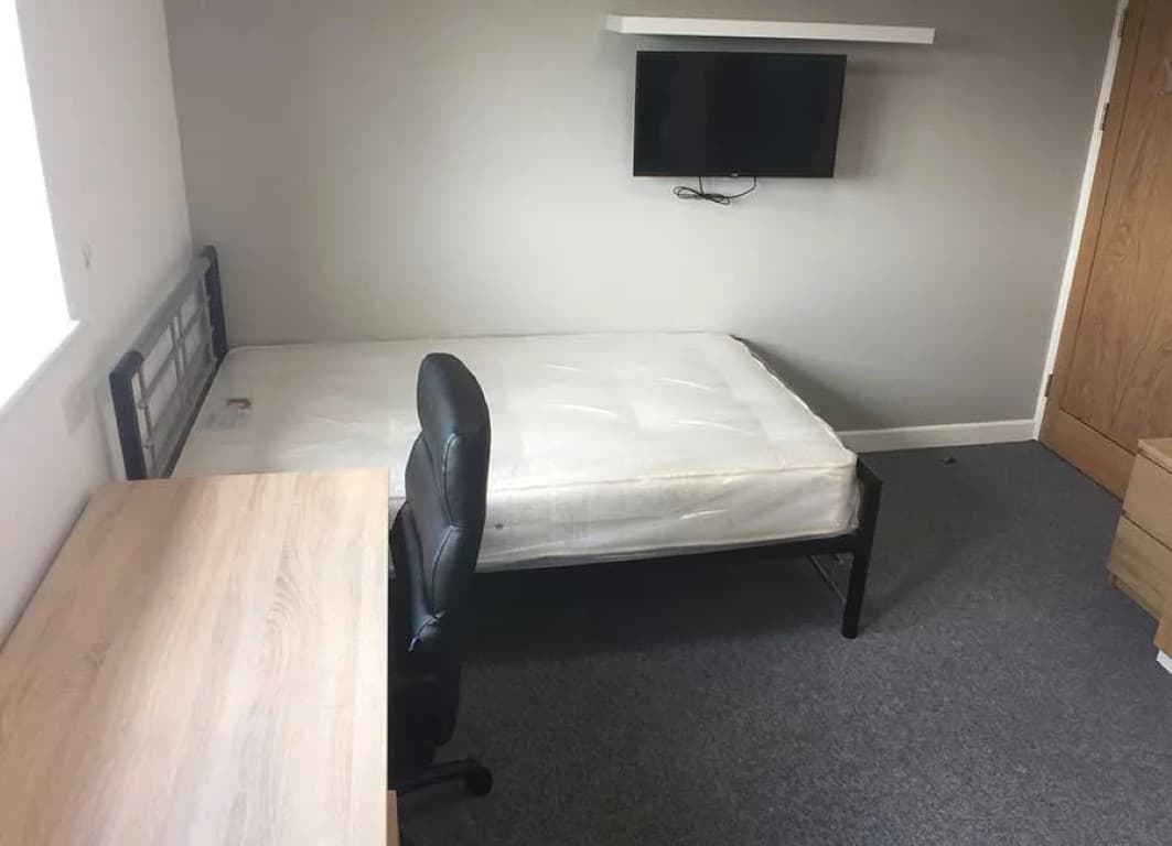 Superior Studios (Halls B) - 5