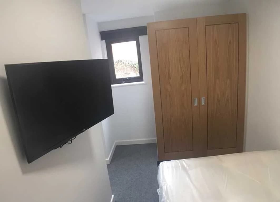 One Bed Flats (Halls B) - 9