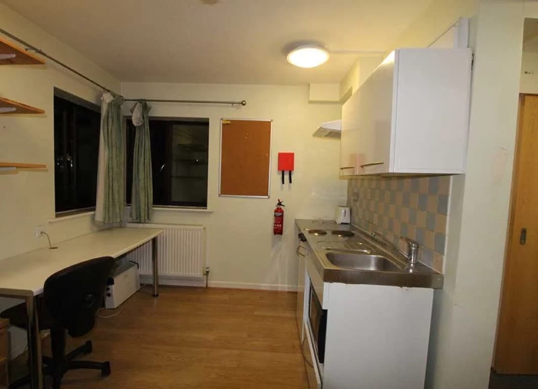 Standard Studio (Halls A) - 4