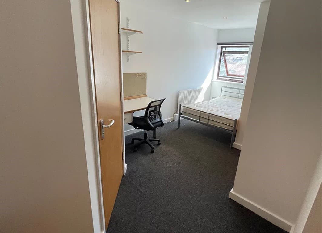 Standard En-Suite Rooms (Halls C) - 7