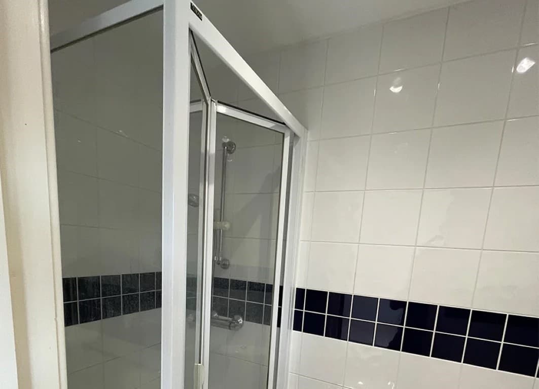 Standard En-Suite Rooms (Halls C) - 11