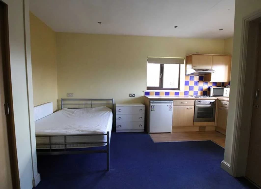 Large Studios (Halls D) - 1