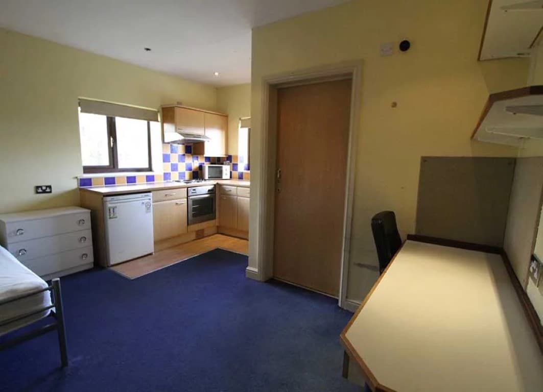 Large Studios (Halls D) - 6
