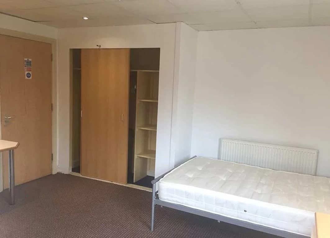 Large Studios (Halls D) - 7