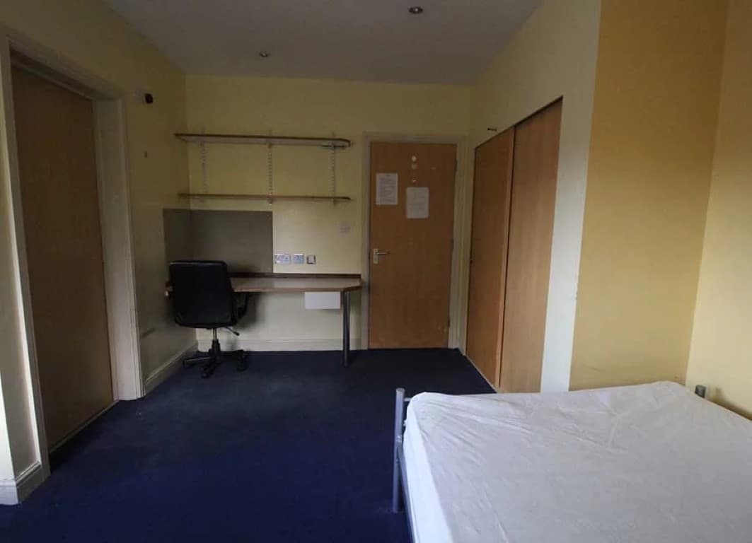 Large Studios (Halls D) - 9