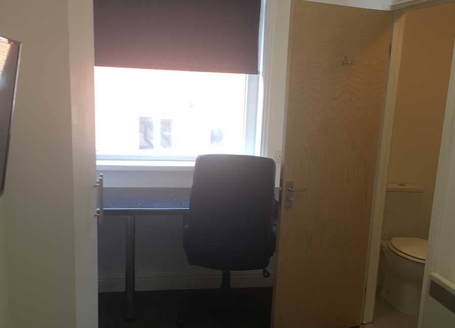 Standard En-Suite (Halls E) - 5