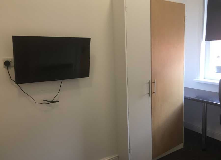 Standard En-Suite (Halls E) - 10