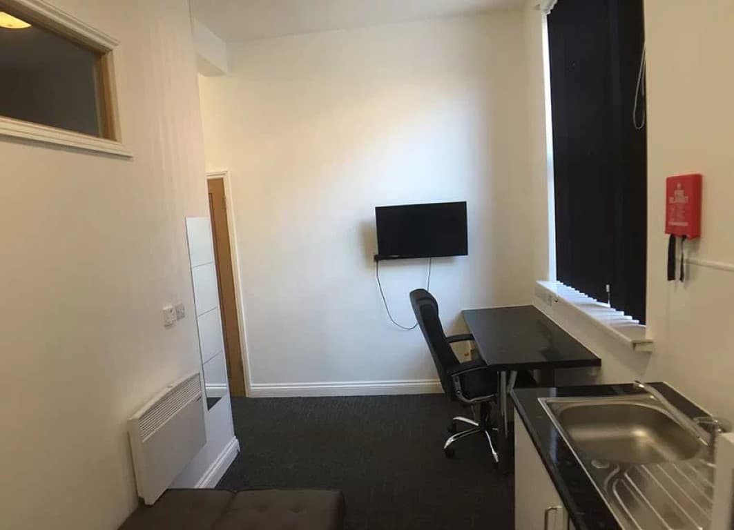 One Bed Flats (Halls E) - 6