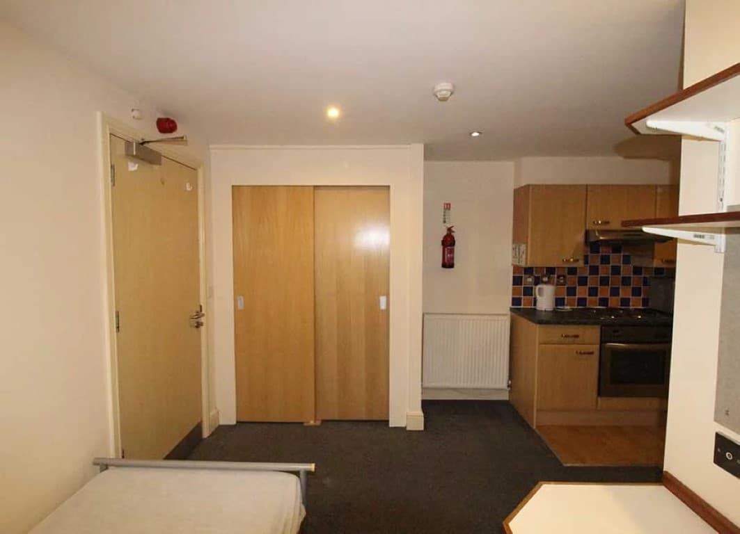 Studios (Halls F) - 8