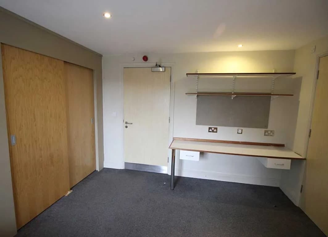 Studios (Halls F) - 9
