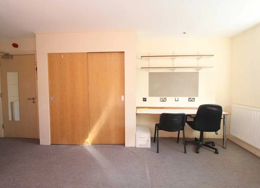 Studios (Halls F) - 7