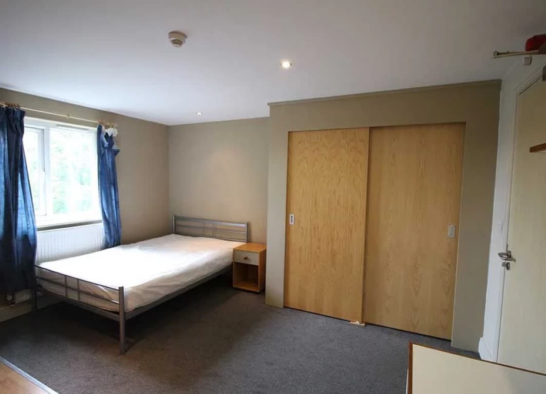 Studios (Halls F) - 6