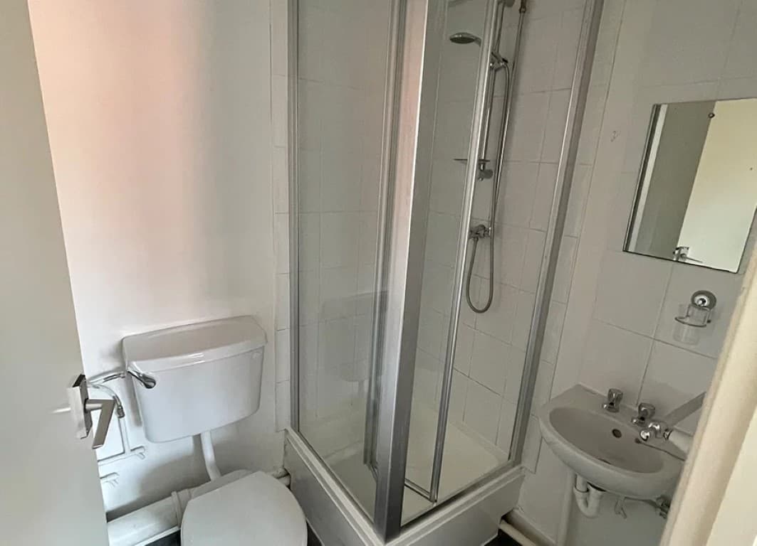 Standard En-Suite (Halls A) - 6