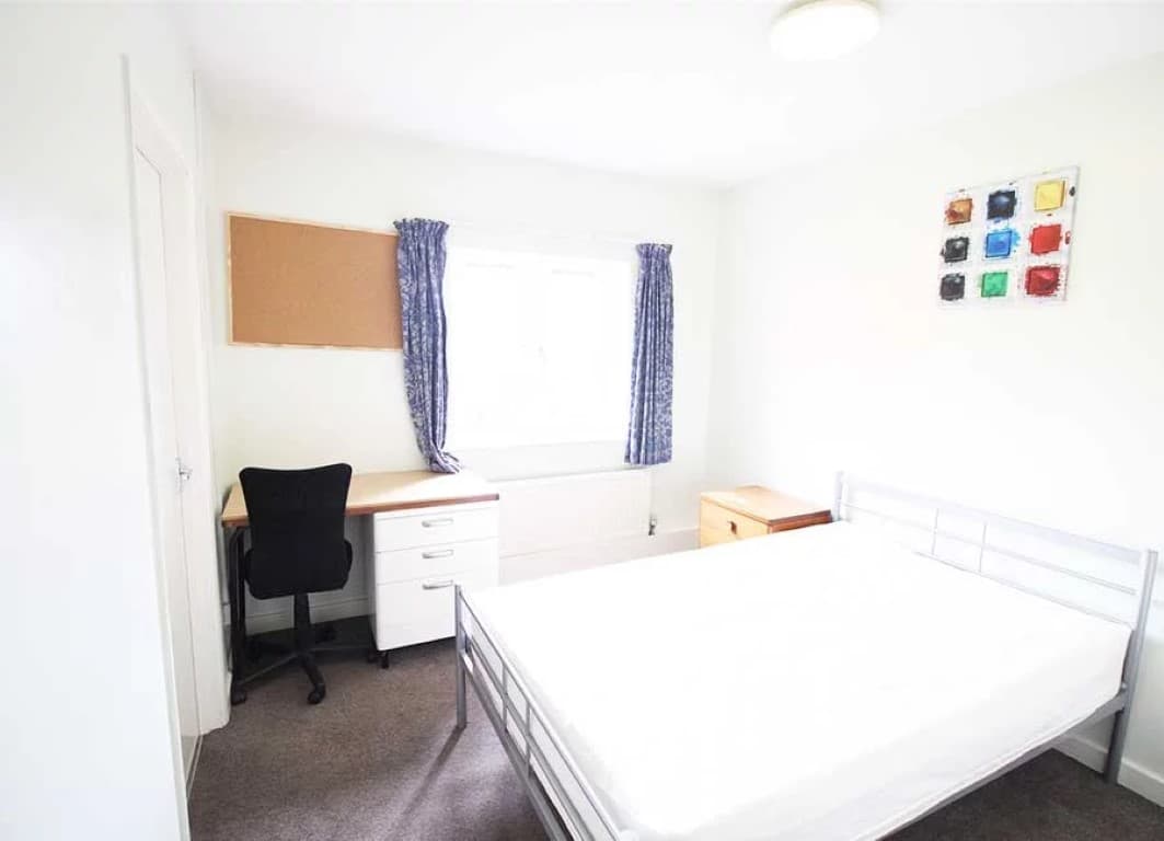 Standard En-Suite (Halls A) - 9