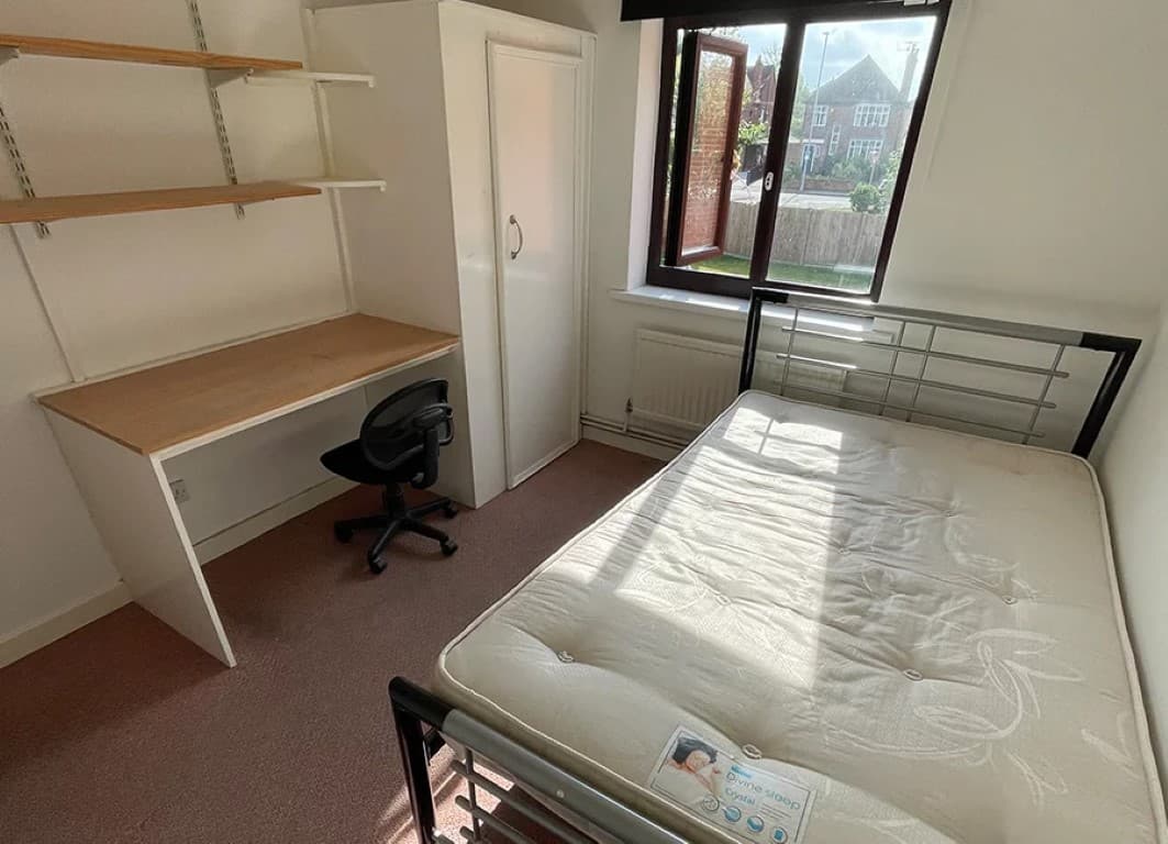 Standard En-Suite (Halls A) - 1