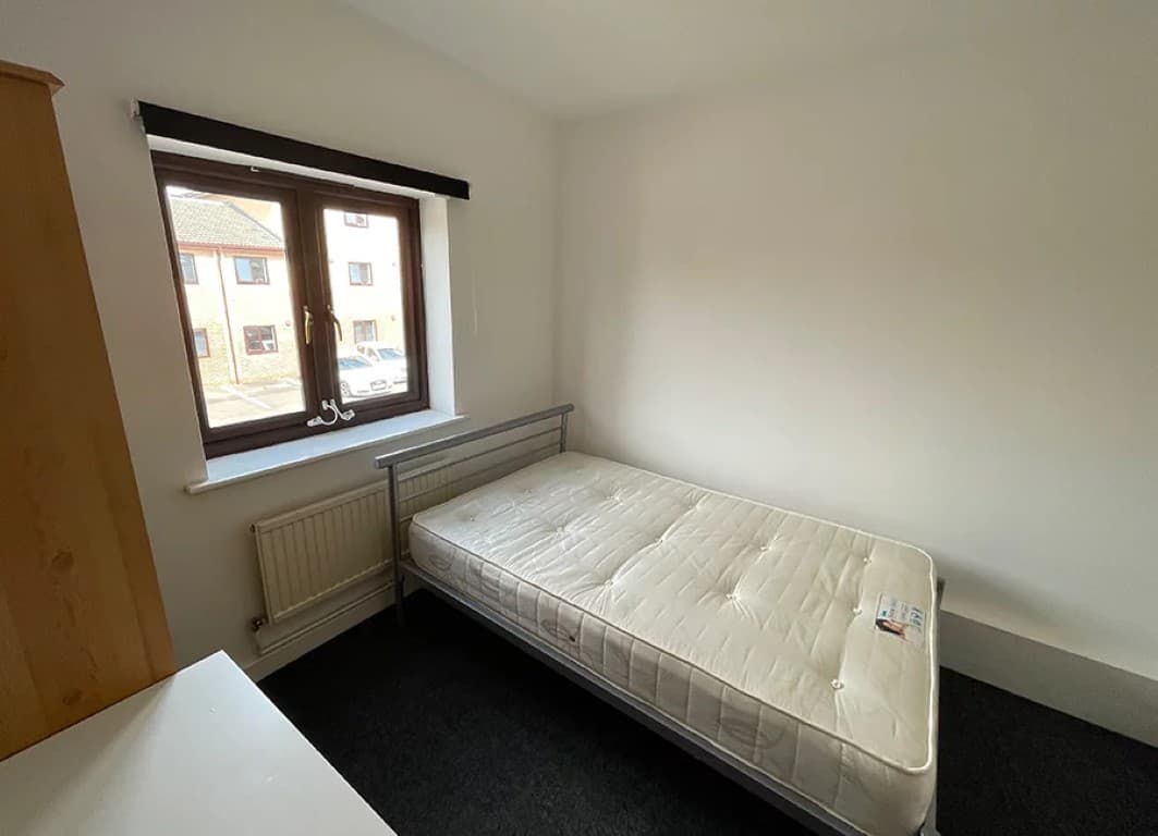 Standard En-Suite (Halls A) - 8