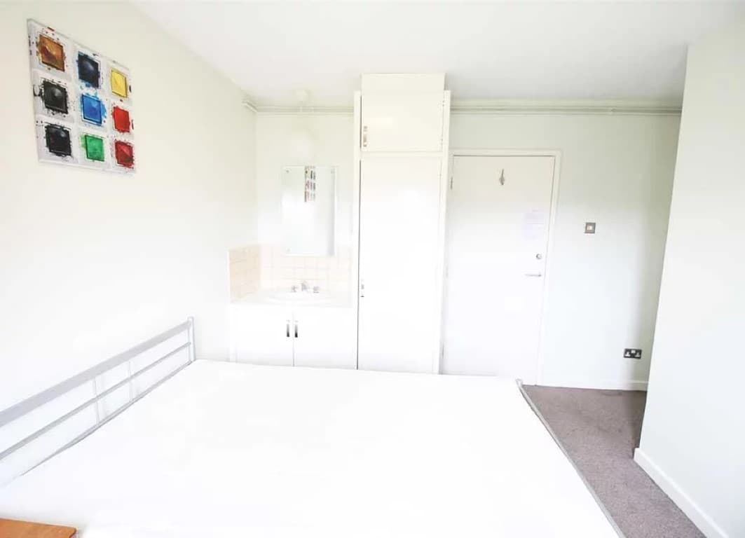 Standard En-Suite (Halls A) - 10