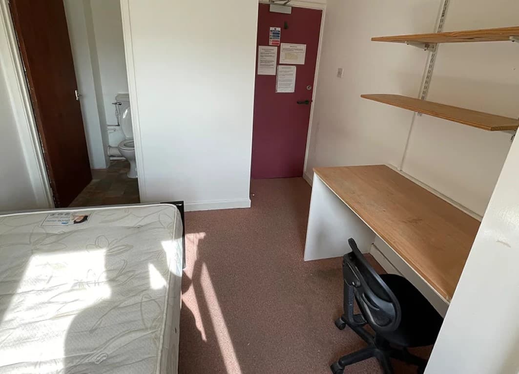 Standard En-Suite (Halls A) - 5