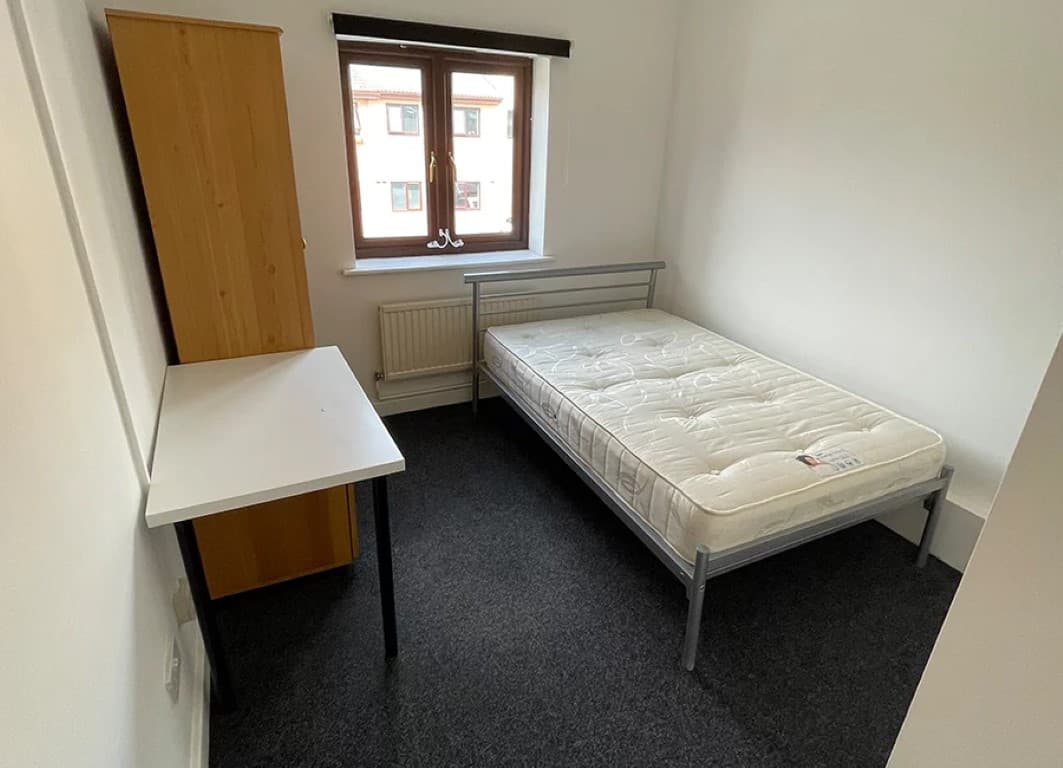 Standard En-Suite (Halls A) - 4