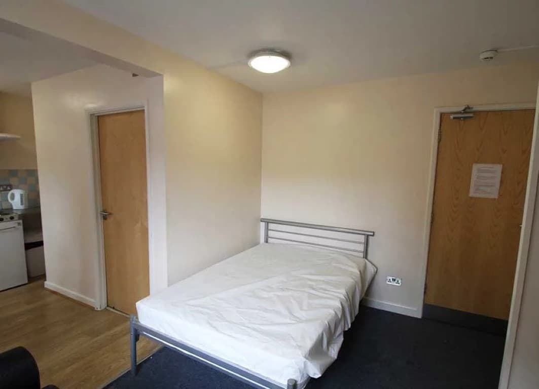 Large Studios (Halls A) - 8