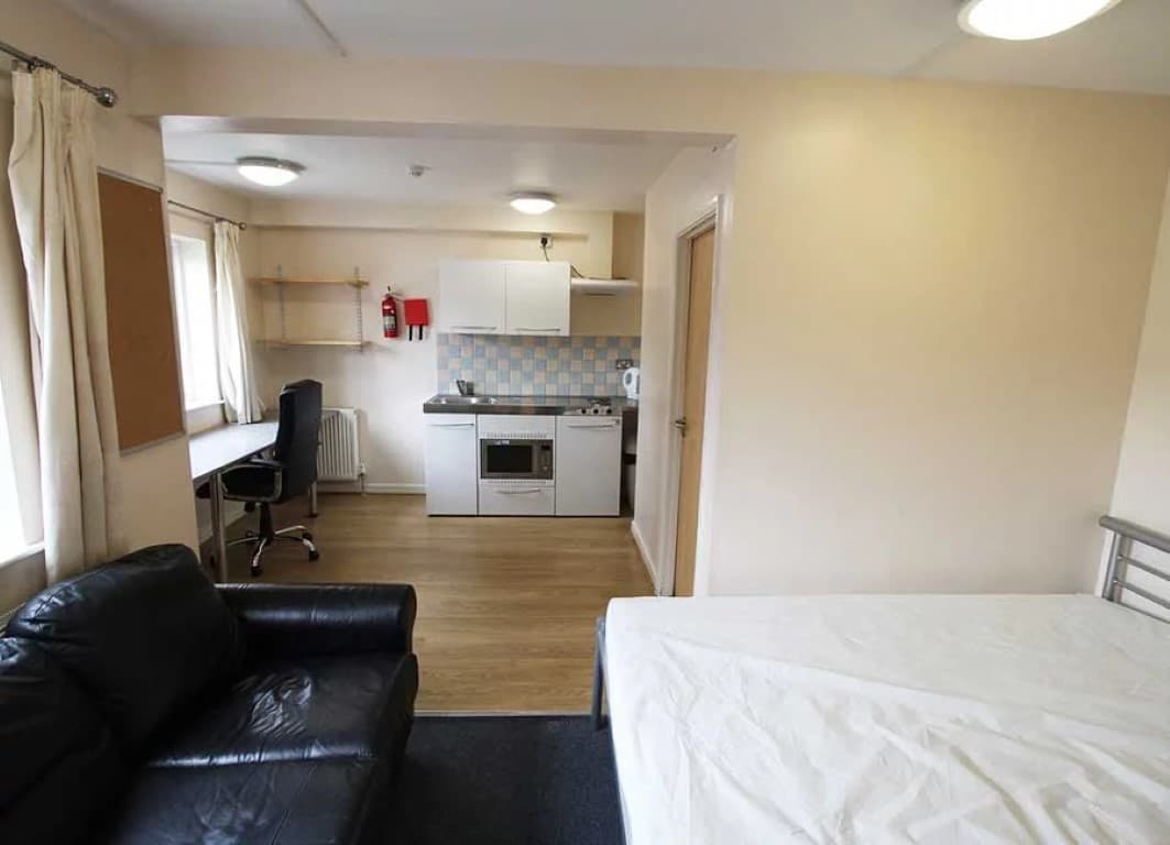 Large Studios (Halls A) - 5