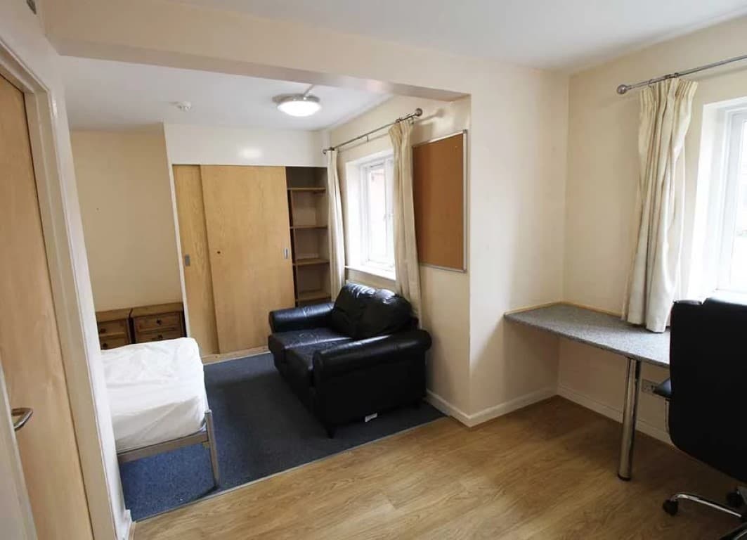 Large Studios (Halls A) - 1