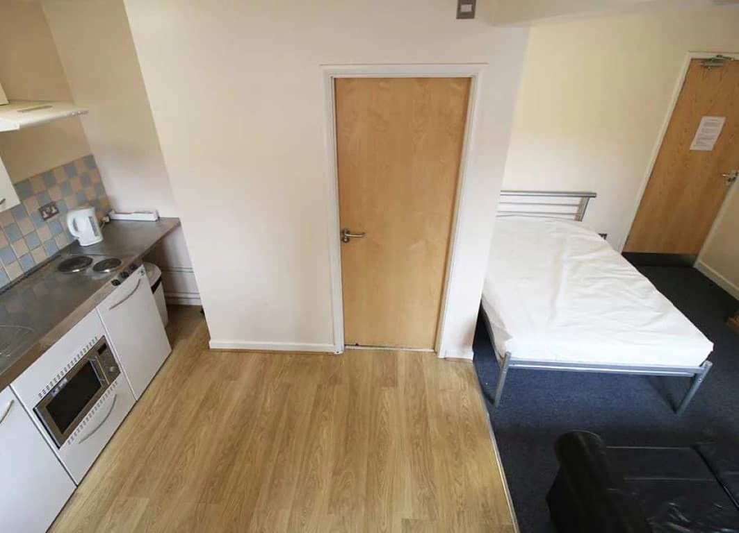 Large Studios (Halls A) - 3