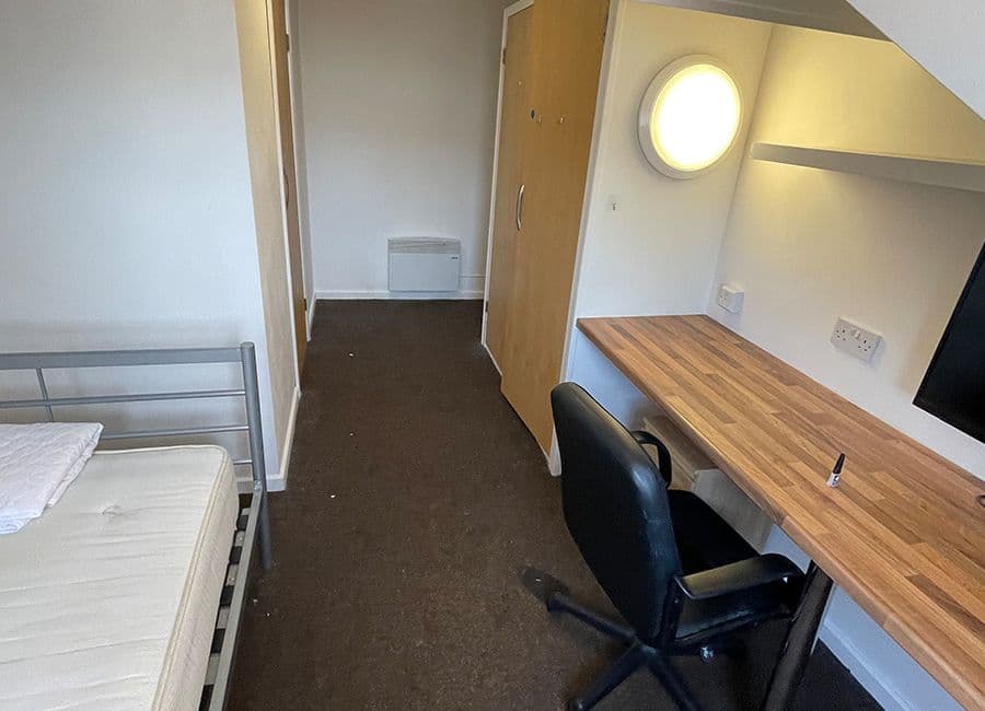 Standard En-Suite Rooms (Halls E) Attic - 7