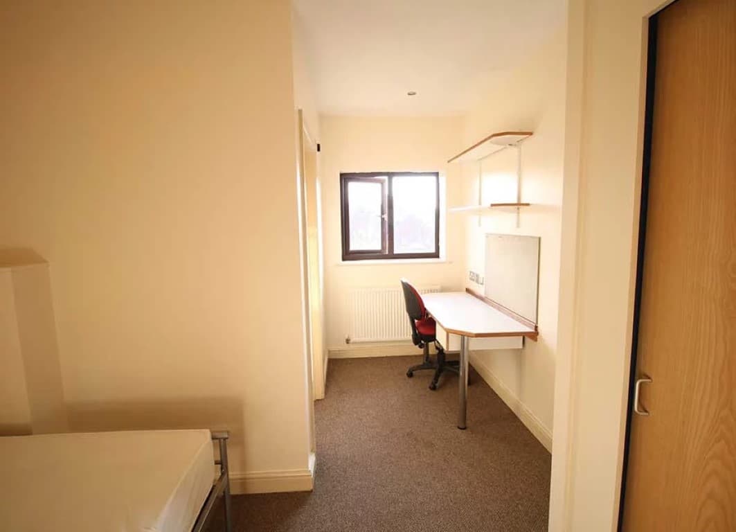 Standard En-Suite Rooms (Halls D) - 8