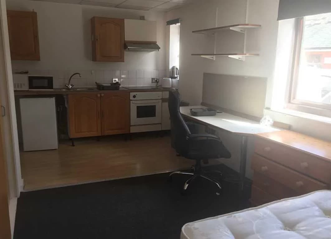 Large Studios (Halls C) - 6