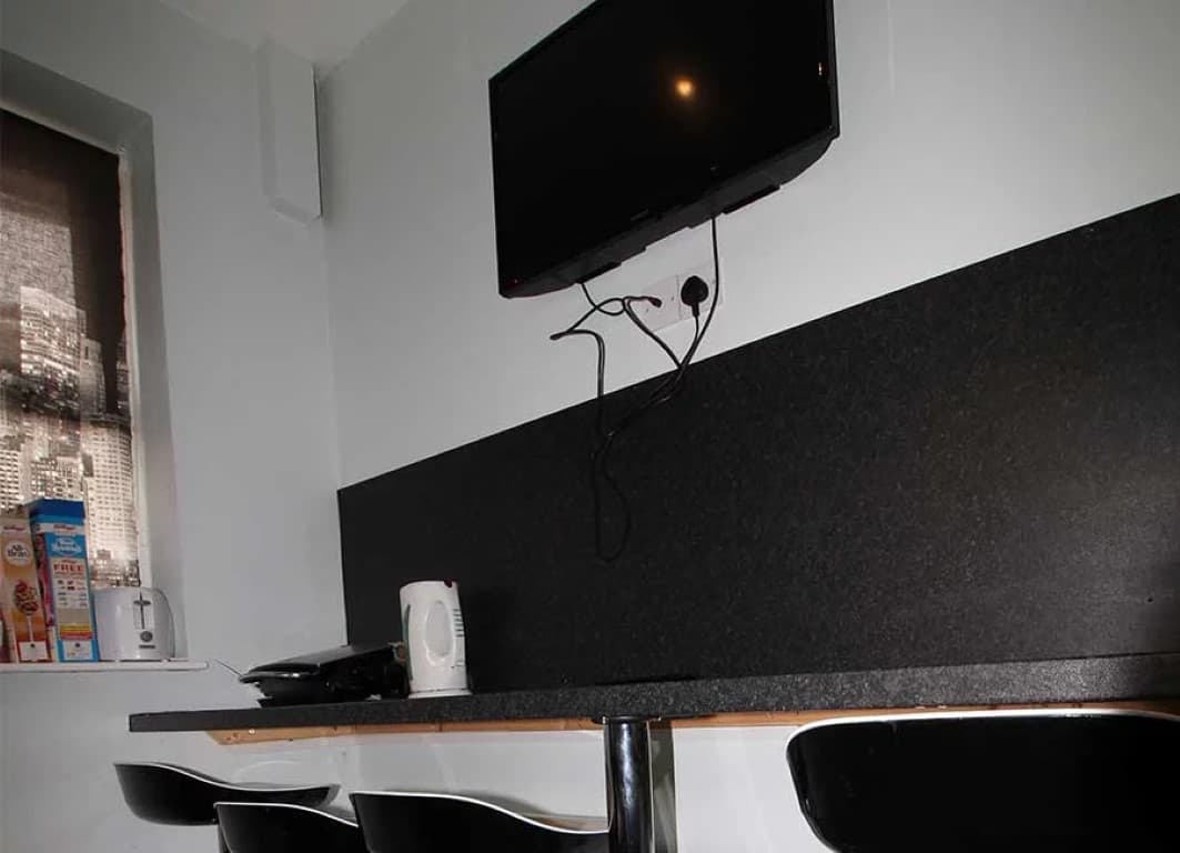 Standard En-Suite - 6