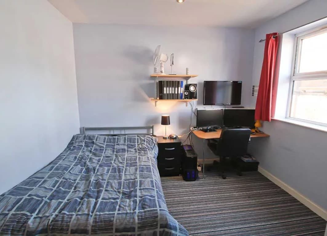 Standard En-Suite - 1
