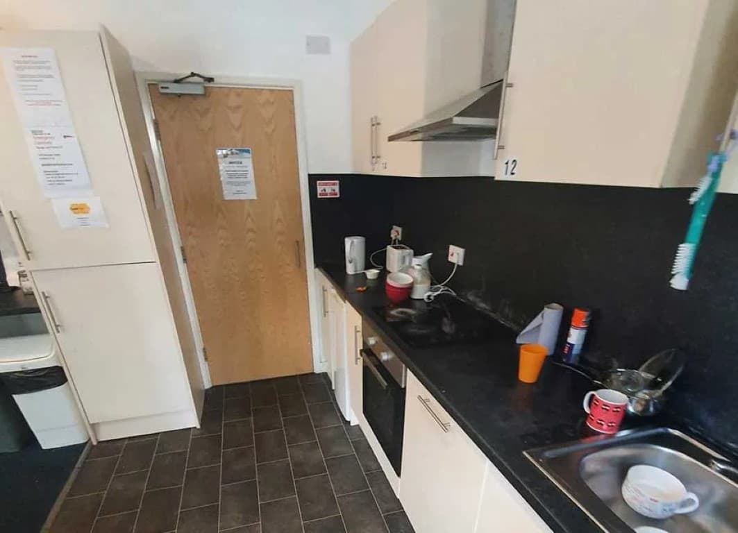 Standard En-Suite - 4