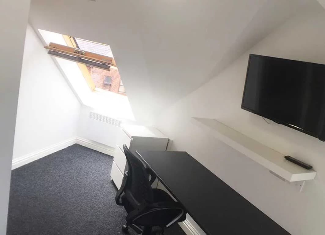 Two Bed Flat - 4