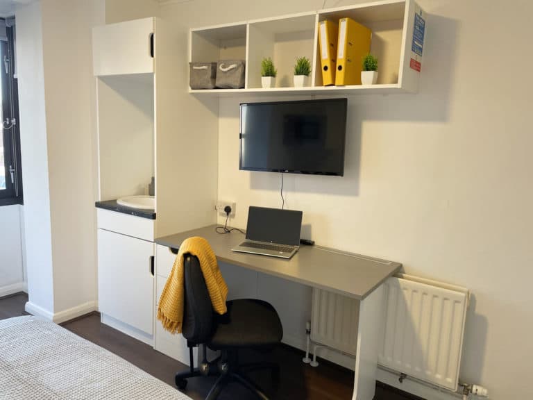 Classic Non-En-Suite - 4