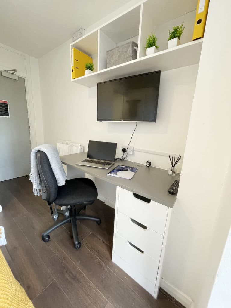 Classic En-Suite - 2
