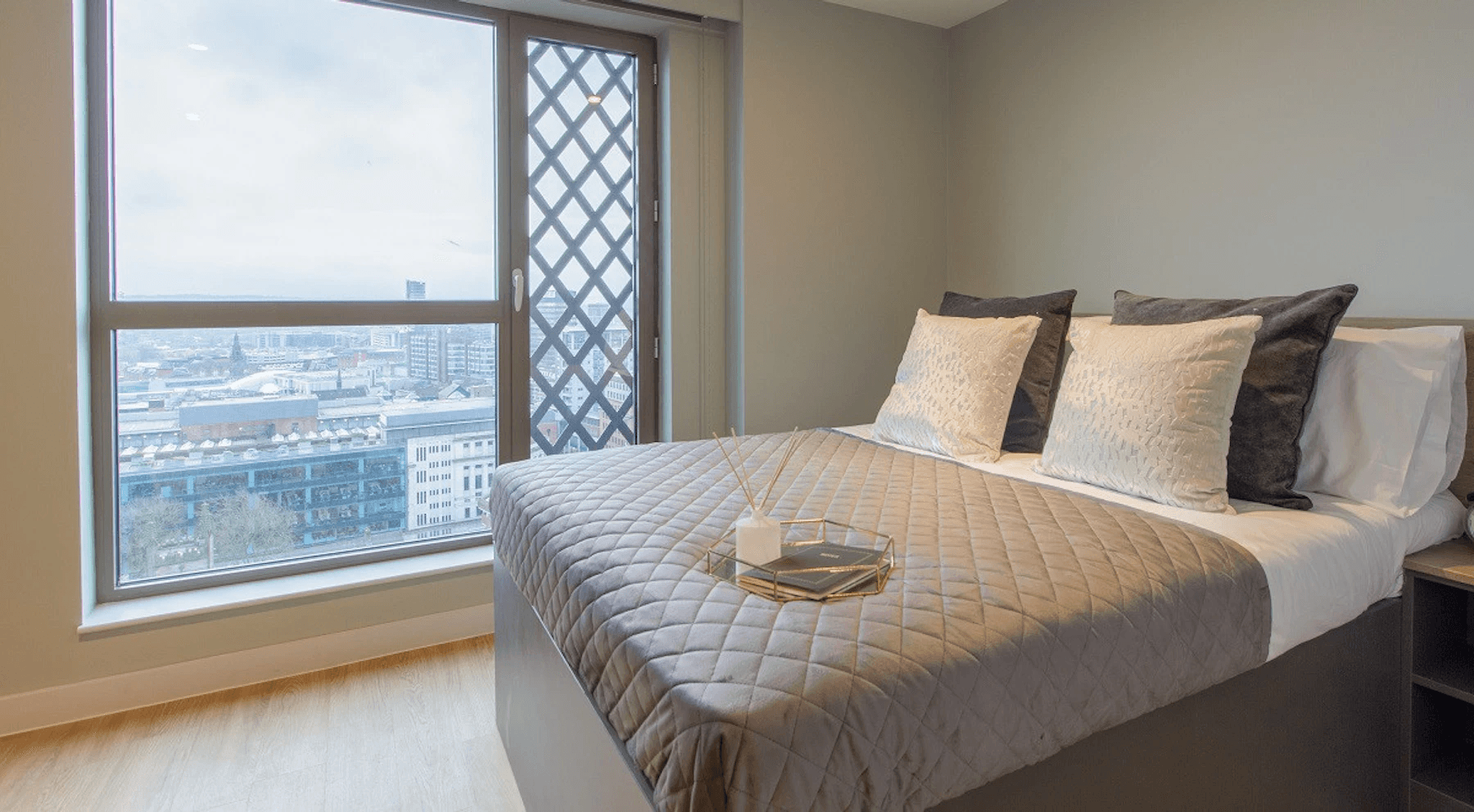 Deluxe 2 Bed Flat - 5