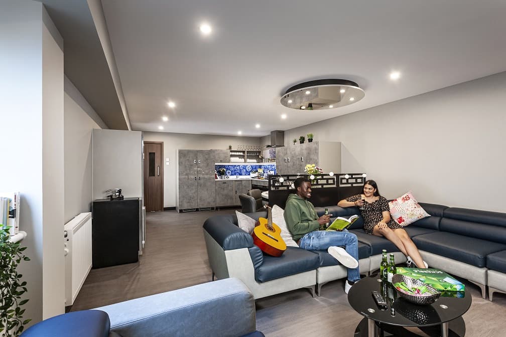 Platinum En-Suite Serviced Flat - 8