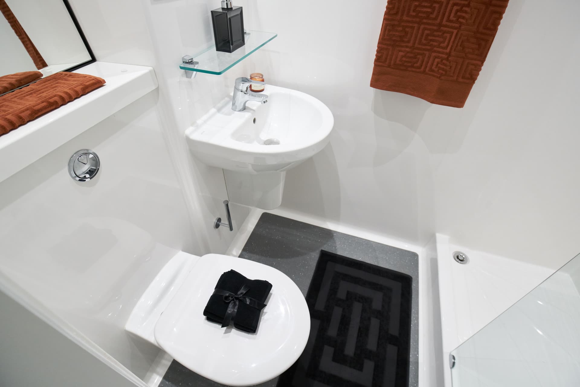 Standard En-Suite - 3