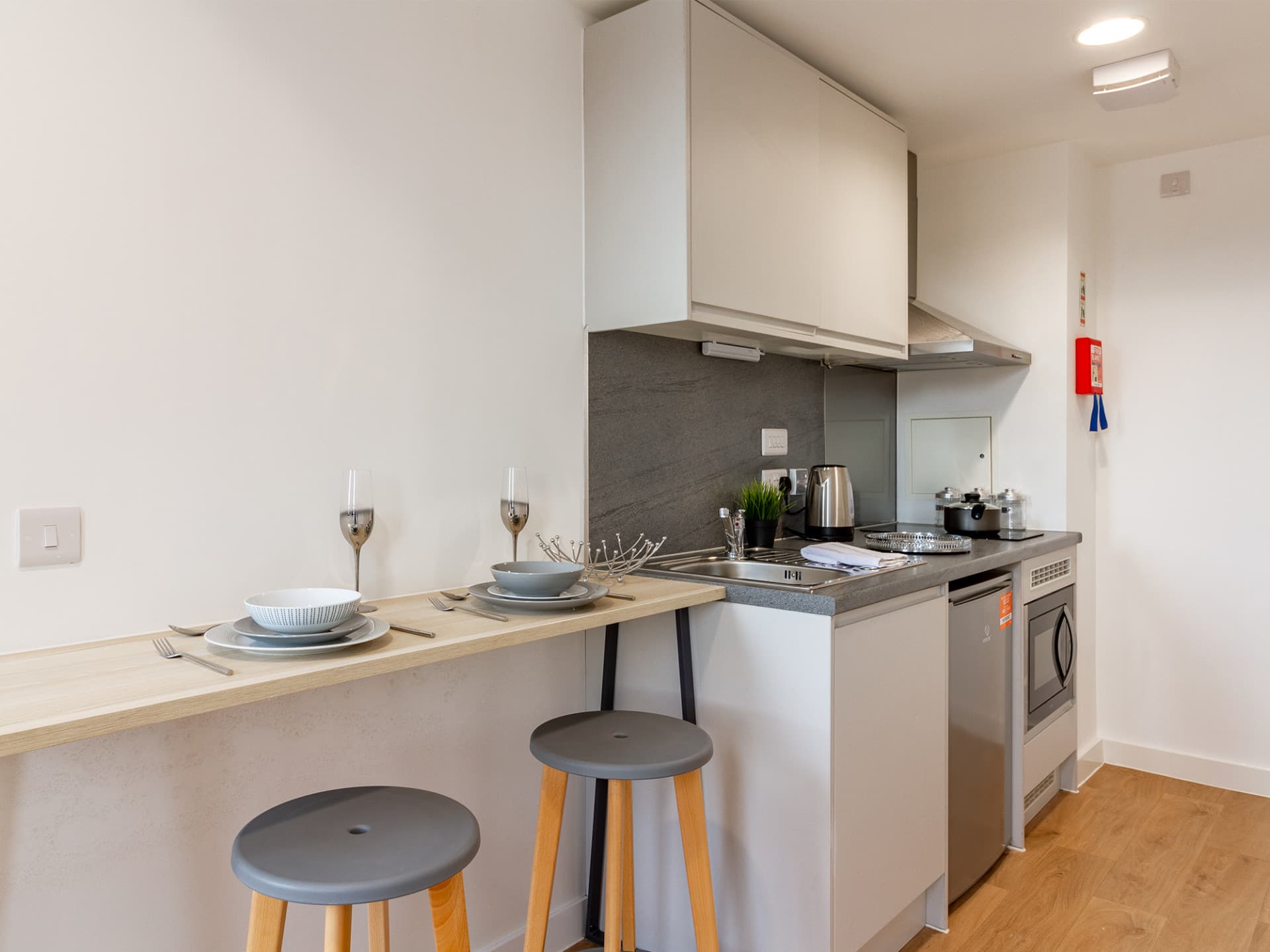 Premium 2 Bed Flat - 4