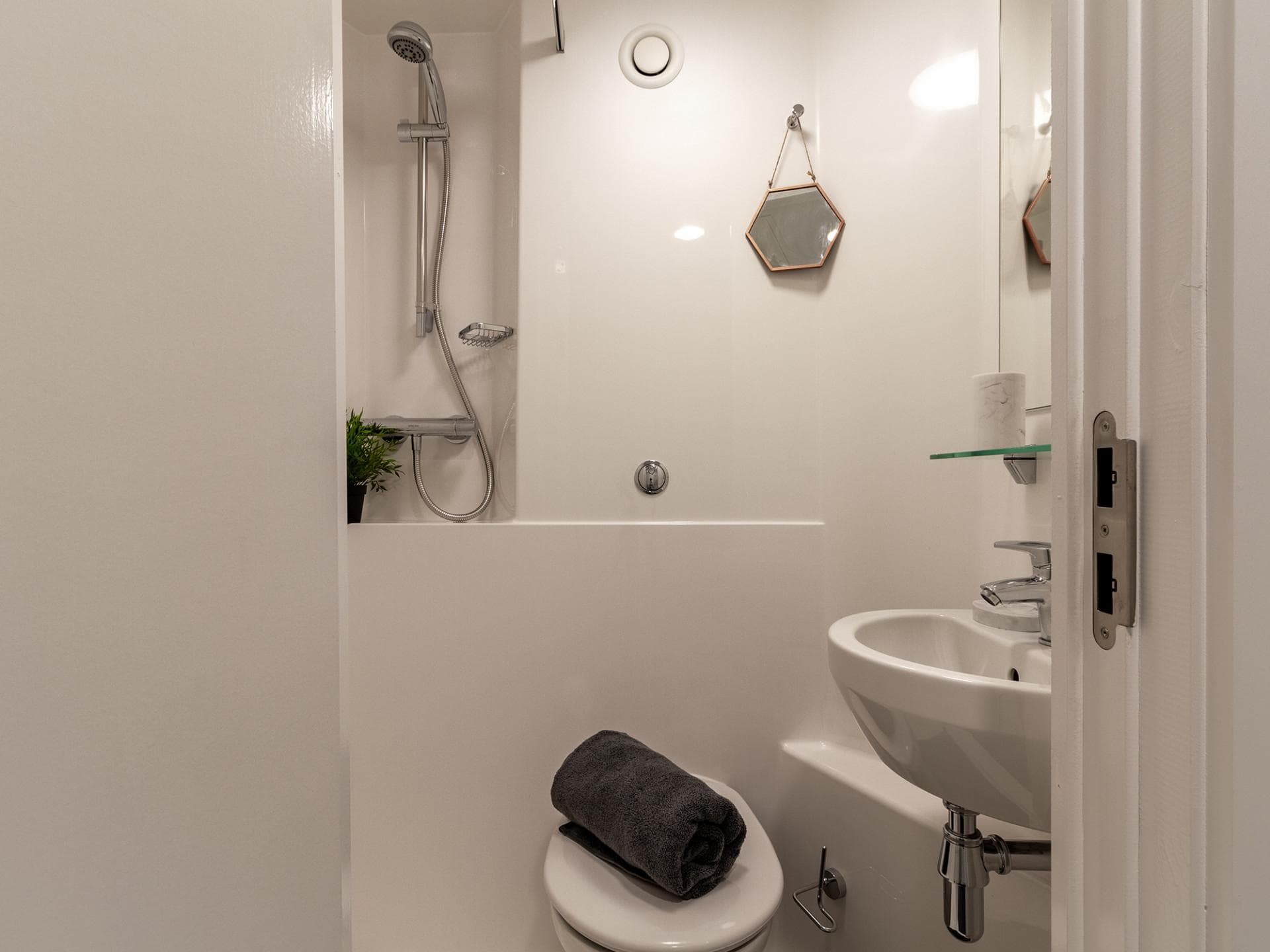 Classic Plus 4 Bed En-Suite - 5