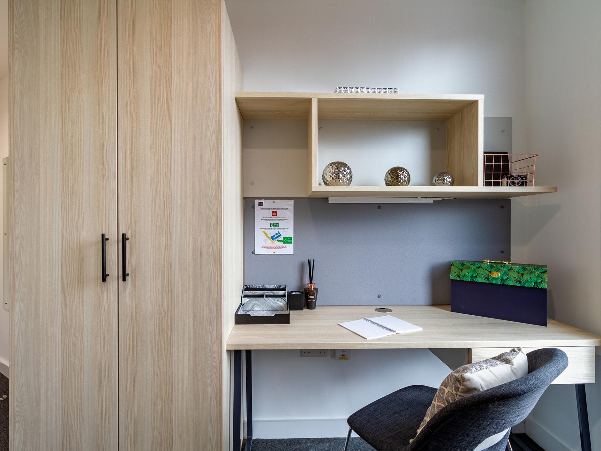 Penthouse Classic 4 Bed En-Suite - 1