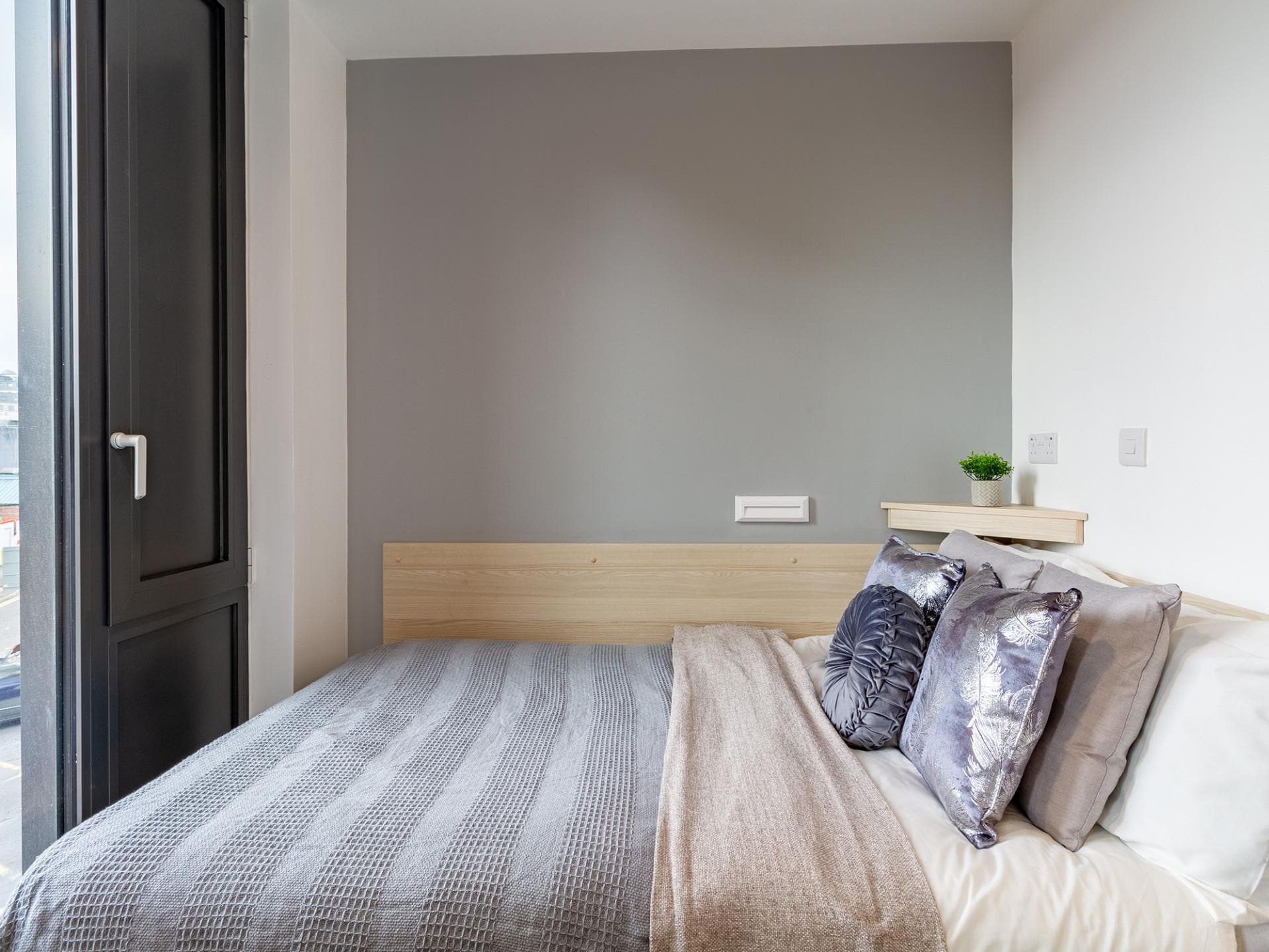 Penthouse Classic 4 Bed En-Suite - 2