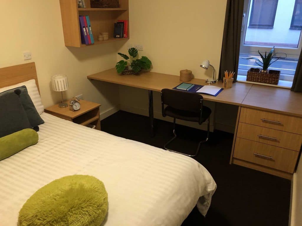Deluxe En-Suite - 8