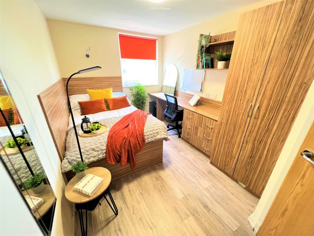Deluxe En-Suite - 1
