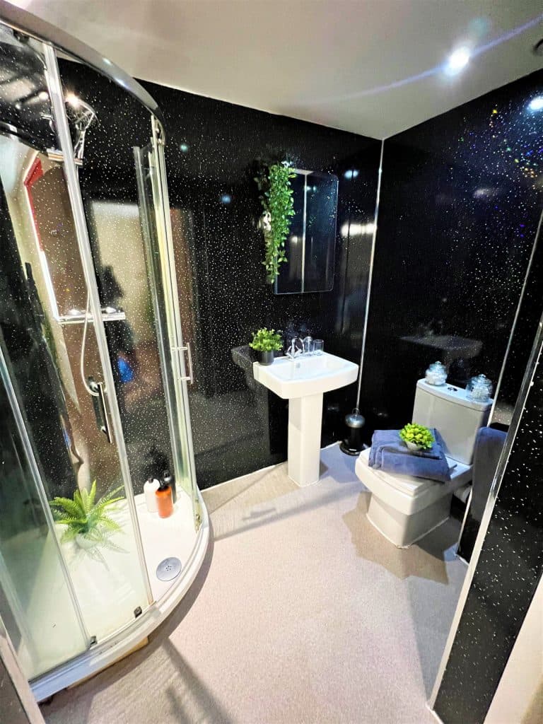 Deluxe En-Suite - 7