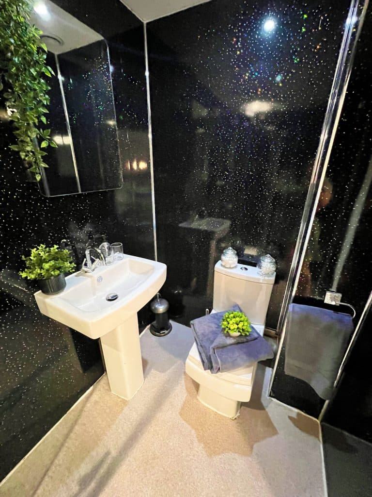 Deluxe En-Suite - 8