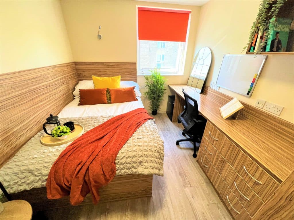 Deluxe En-Suite - 4